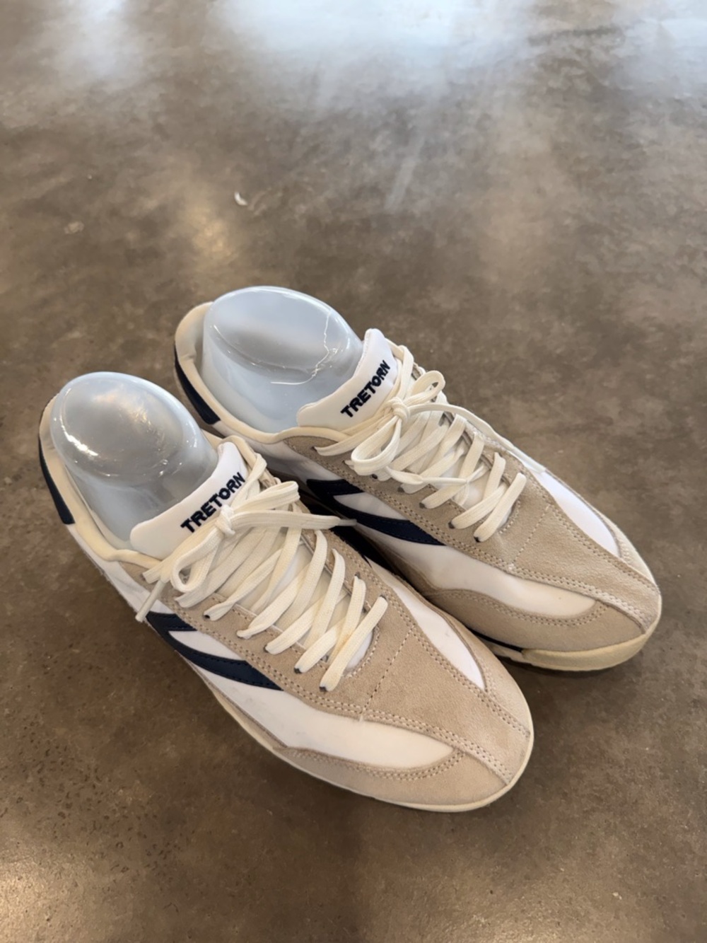 Tretorn Rawlins Sneakers minimal wear. Casual low profile suede trim